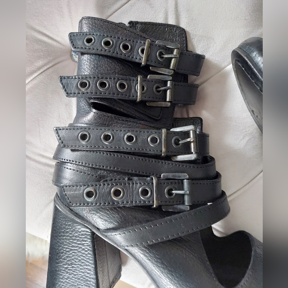 Rare Freebird Tali Size 9 - Picture 8 of 9